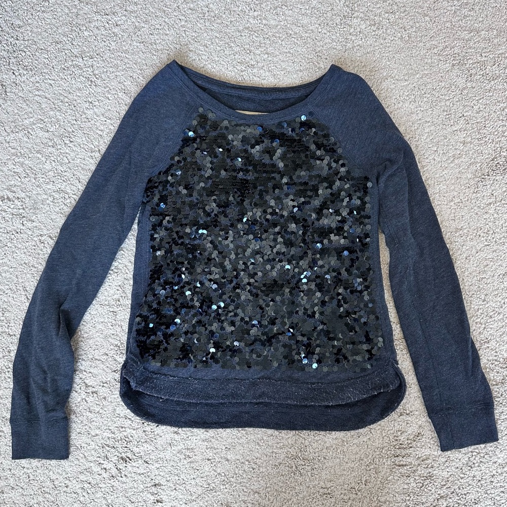 Hollister blueish gray sweater w sequin.  Size S.